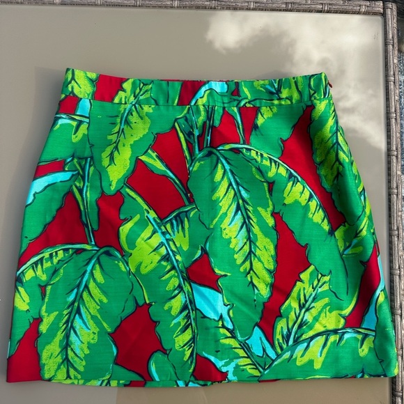 Vineyard Vines 8 banana leaf Green and Red Mini Skirt - Picture 2 of 6